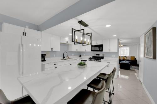 Luxury 4BR Vegas Retreat with Pool 10 Mins to Strip, Las Vegas (foto 7)