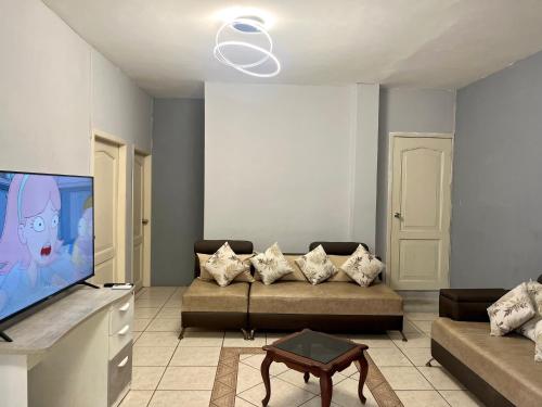 Enorme 3 habitaciones, 7 camas, centro de machala