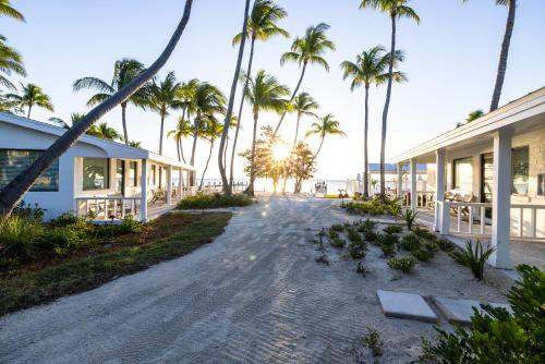 Pines & Palms Resort