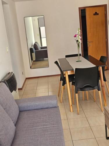 One-Bedroom Apartment image 1