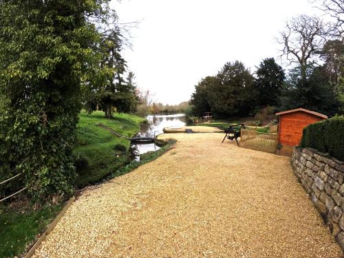 Kert, Raithby Lakehouse in Old Bolingbroke