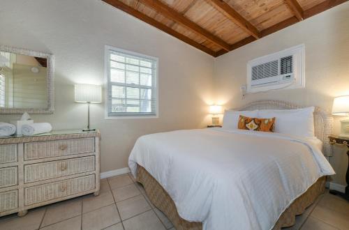 Pines & Palms Resort