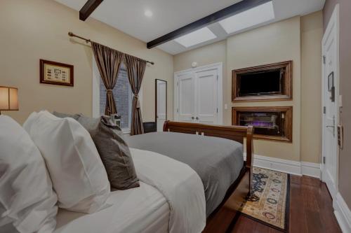 Queen Room image 4