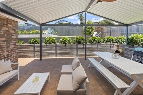 Iekārtas, Scotts Retreat- Relax by the Pool in Scotts Head