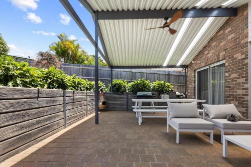 Iekārtas, Scotts Retreat- Relax by the Pool in Scotts Head