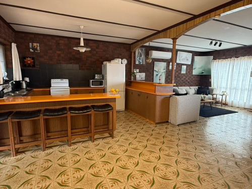 Beachfront Getaway Sellicks Beach House in เซลิค ฮิลล์