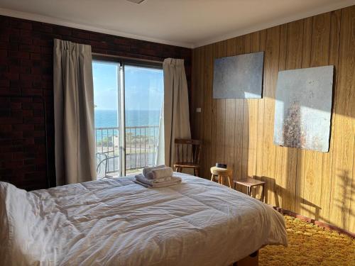 Beachfront Getaway Sellicks Beach House in เซลิค ฮิลล์