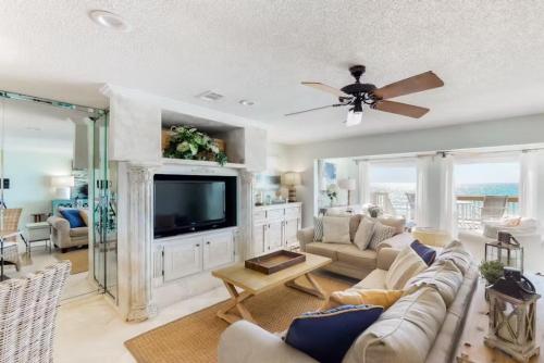 Green Reef Townhomes By Resrtq – Destin, FL