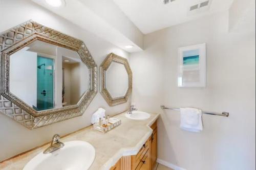 Green Reef Townhomes By Resrtq – Destin, FL