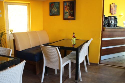 Bar/ Salón, Casablanca City in Varna