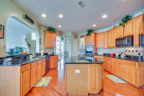 10 Mi to Dtwn Greensboro Family Gem with Yard