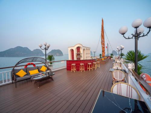 Signature Royal Halong Cruise - image 3