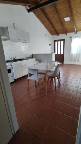 Dpto 1 dormitorio B near Hermes Quijada International Airport