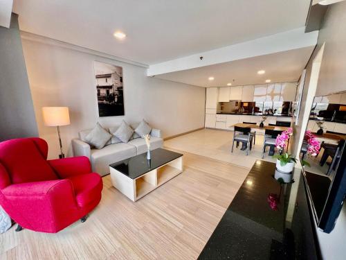 Premier Suite image 2
