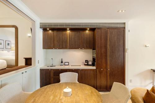 Glen Nevis 1 Queenstown Lakeshore Apartment - image 4