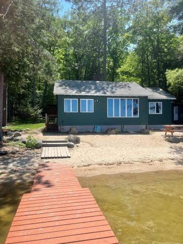 WEST SHORE MOTOR INN LIMIT 10 villa · Cornish