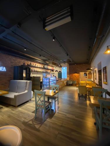 Restaurant, Central Hostel in Sheki