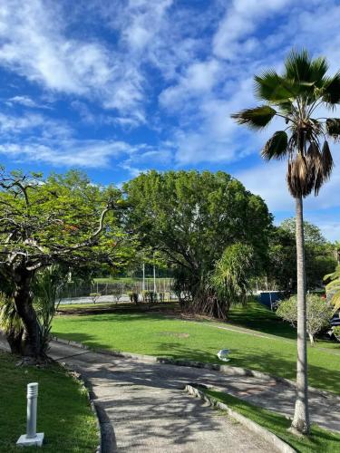 Appartement charmant au Diamant 30 m² avec vue mer in เลอ ยามัน