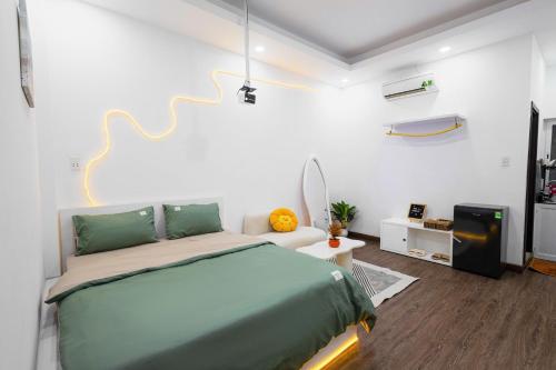 Queen Studio room in Four P Homestay Bình Thạnh