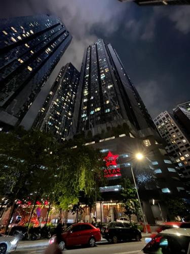 Star Holiday Sky Pool KLCC - image 2