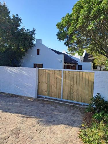 Exterior view, Beach Walk Cottage in Plettenberg Bay