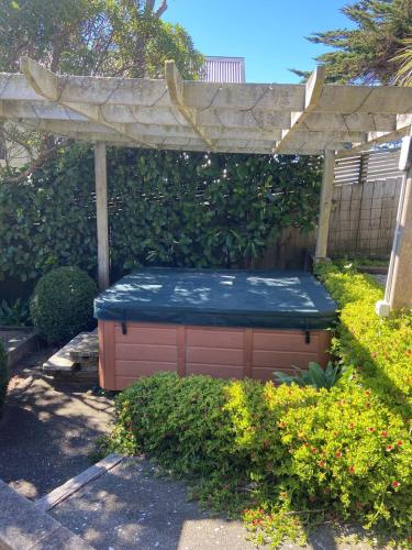 Spacious Wellington Family Oasis in ไอส์แลนด์เบย์