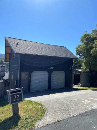 Spacious Wellington Family Oasis in ไอส์แลนด์เบย์