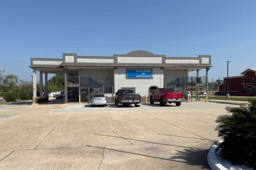 Days Inn by Wyndham Gonzales in Gonzales, USA