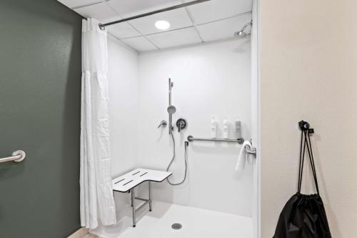 Best Western Plus Philadelphia Bensalem Hotel - image 2