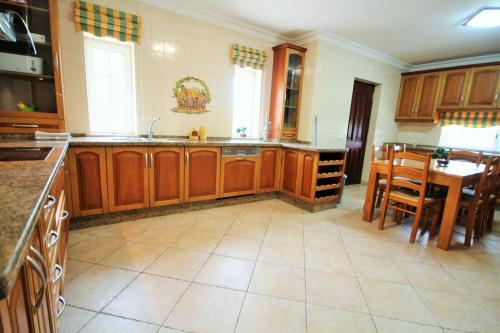 keittiö, Villa Fonte Santa in Vila Sol