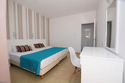 Double or Twin Room with Easy Pool Access room in Lantiana Napa Aparthotel