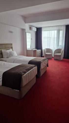 2 twin beds