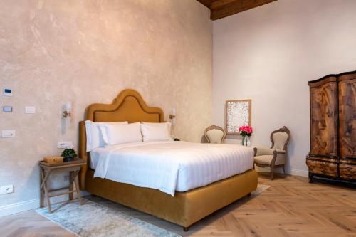 Queen Suite image 9