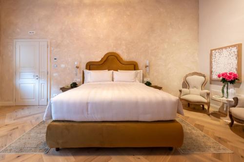 Queen Suite image 6
