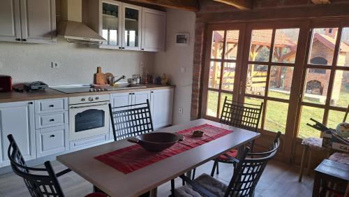 A szálláshely kívülről, Kokotova hiža (Kokotova hiza) in Hrascina