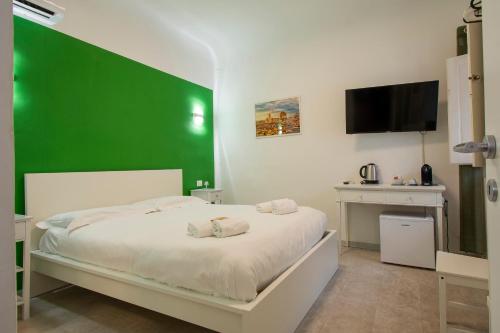Double Room with Private External Bathroom image 7