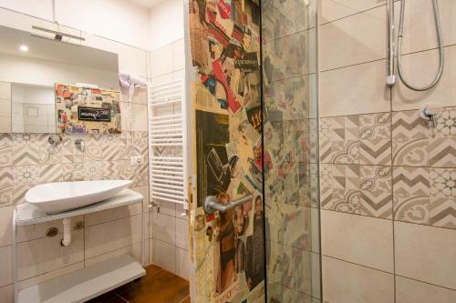 Double Room with Private External Bathroom image 3