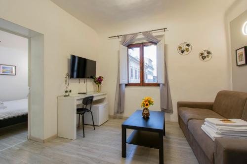 Deluxe Double Room image 10