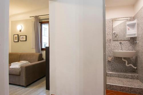 Deluxe Double Room image 5