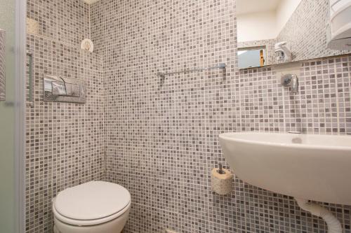 Deluxe Double Room image 1
