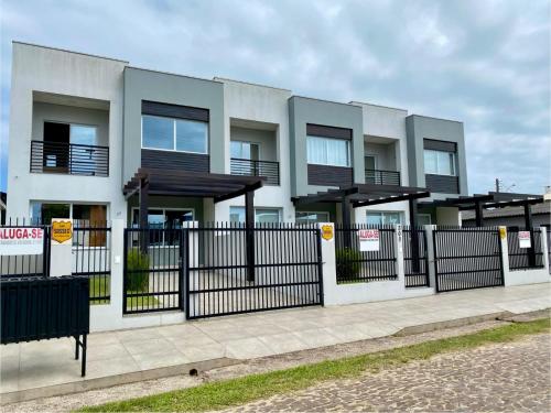 3 bedrooms, 4 beds