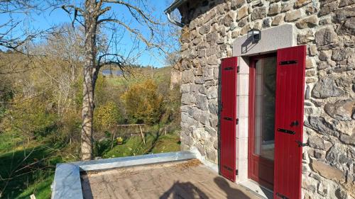 Rõdu/terrass, Chavagnac - Lou Cantou des randonneurs in Chavagnac