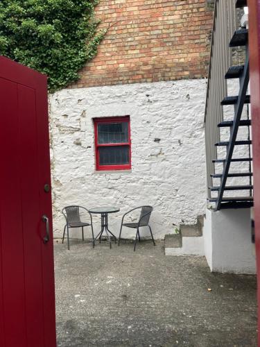 Bridge street studios in เควัน