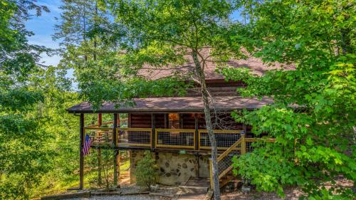 Rustic Cabin - Gorgeous Mountain Views, King Beds, Hot Tub, and only minutes to Dollywood