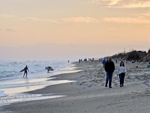 Garden Level 1BR condo, Luxury Suite, 1pm check-in Garden Level 1BR condo, Luxury Suite, 1pm check-in