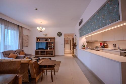 3BR Haven with Burj Views by MagnoliasVHR, Dubai (photo 7)