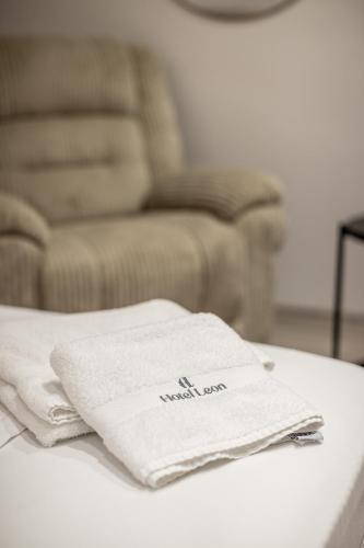 Leon Hotel in คาชาร์