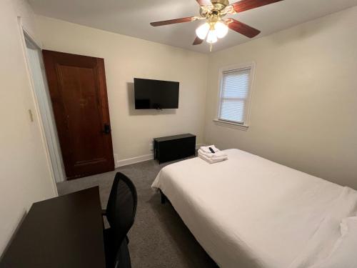 StayWithJay Premium Furnished Room near Cleveland Airport, Cleveland (foto 5)