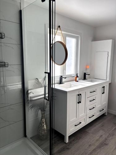 Havre de la baie - Les Escoumins in เลส เอสเคามินส์