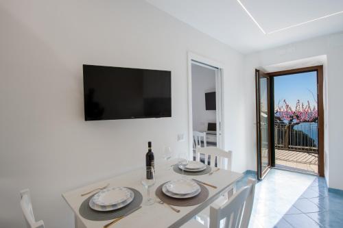 Terrace Belvedere suite- Amalfi coast - free park- Pontone -Scala in Scala